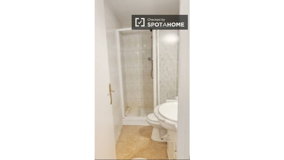Double room Barcelona, 4 beds — photo 23