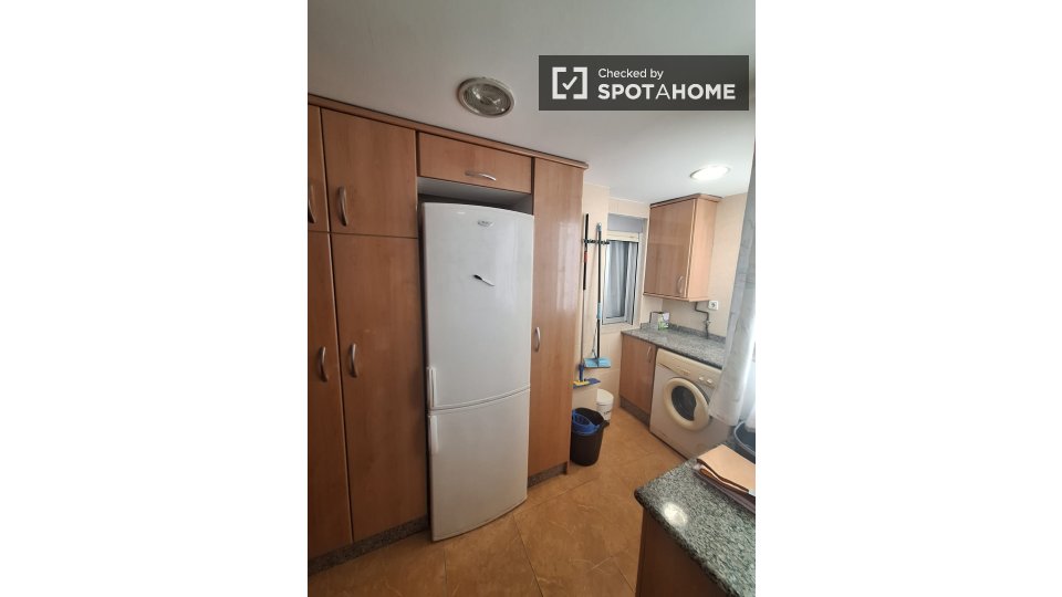 Double room Valencia, 5 beds, 110m² — photo 33