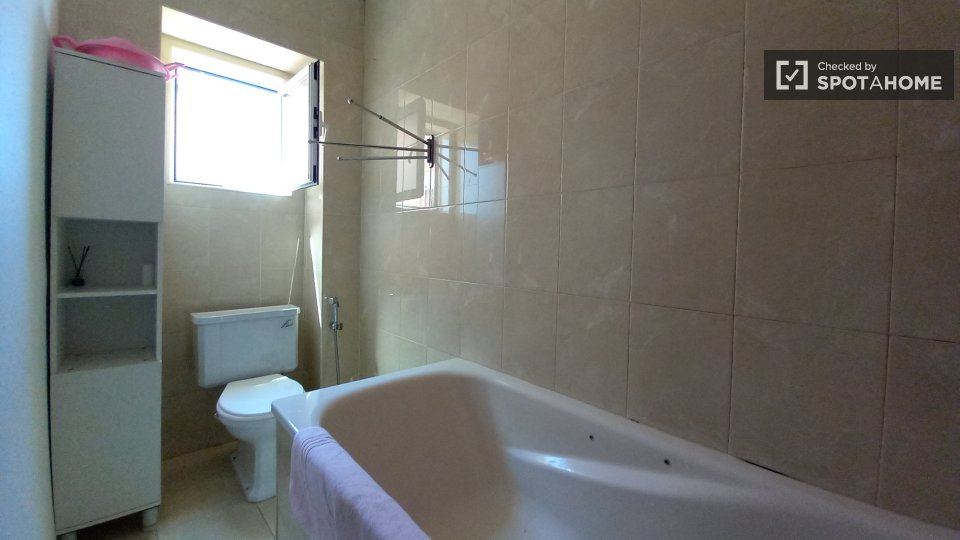 Double room Lisbon, 5 beds, 90m² — photo 27