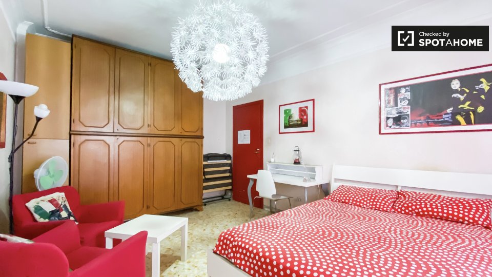 Double room Rome, 3 beds, 106m² — photo 3