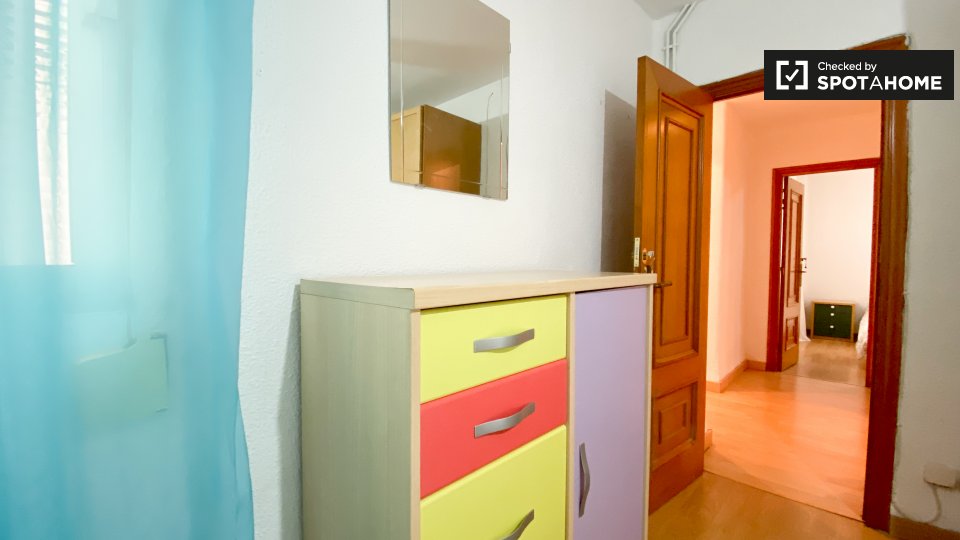 Double room Valencia, 3 beds, 75m² — photo 7