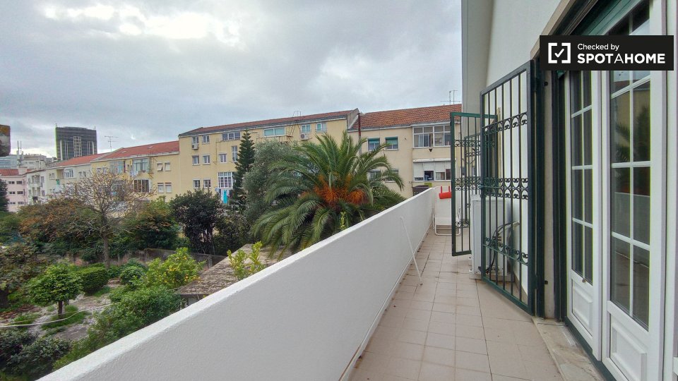 Apartment Lisbon, 1 bed, 100m² — photo 11