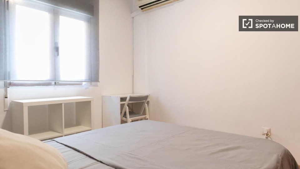 Double room Madrid, 4 beds, 61m² — photo 1