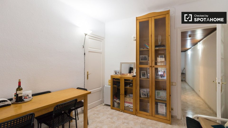 Double room Barcelona, 3 beds — photo 12