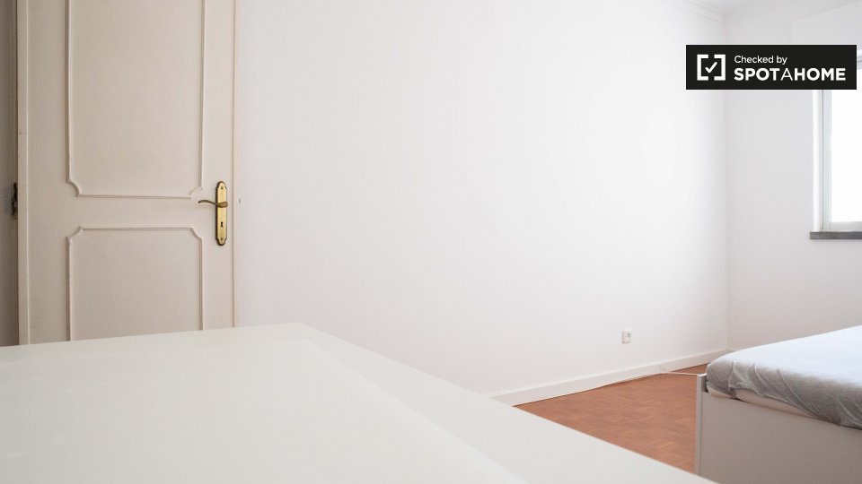 Double room Lisbon, 4 beds — photo 4