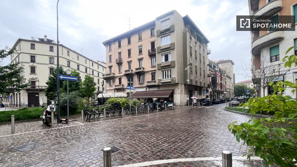 Double room Milan, 2 beds — photo 10