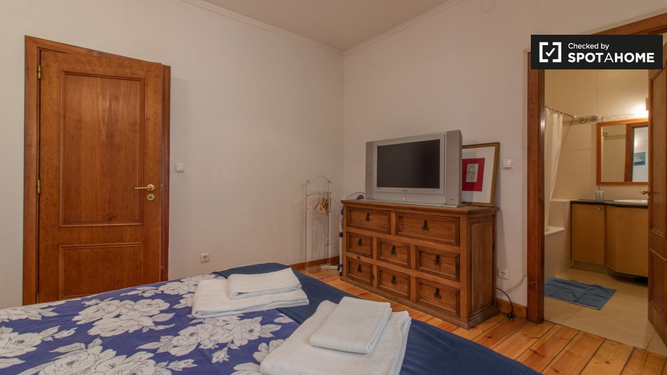 Apartment Lisbon, 2 beds — photo 18