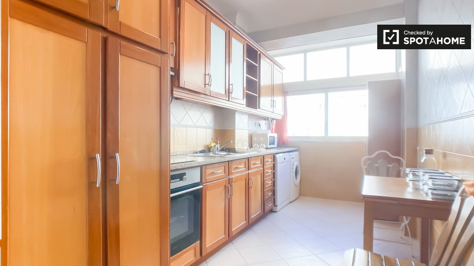 Apartment Lisbon, 2 beds, 61m² — photo 18