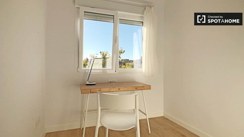 Double room Madrid, 2 beds, 60m² — photo 10