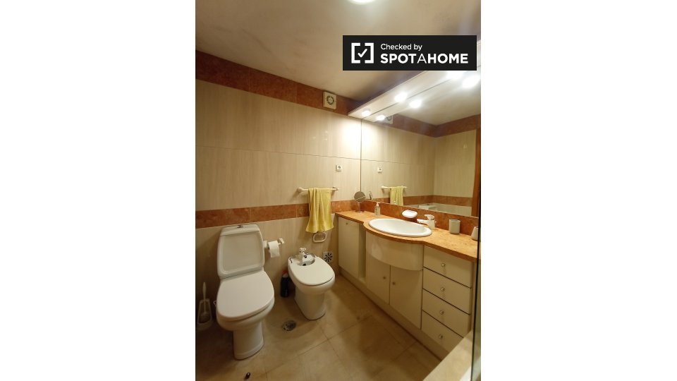 Double room Lisbon, 5 beds, 300m² — photo 12
