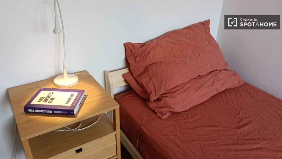 Double room Barcelona, 3 beds, 60m² — photo 20