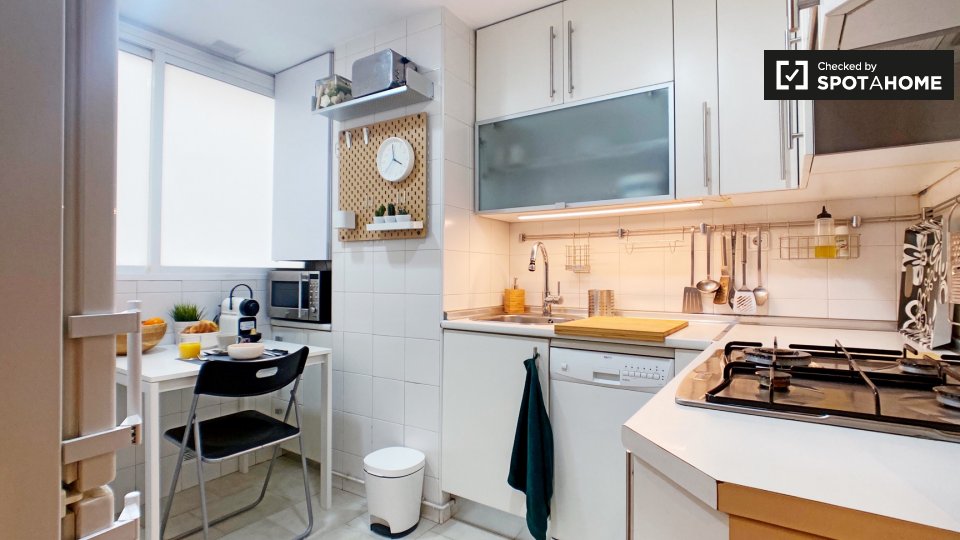 Double room Madrid, 4 beds, 90m² — photo 13