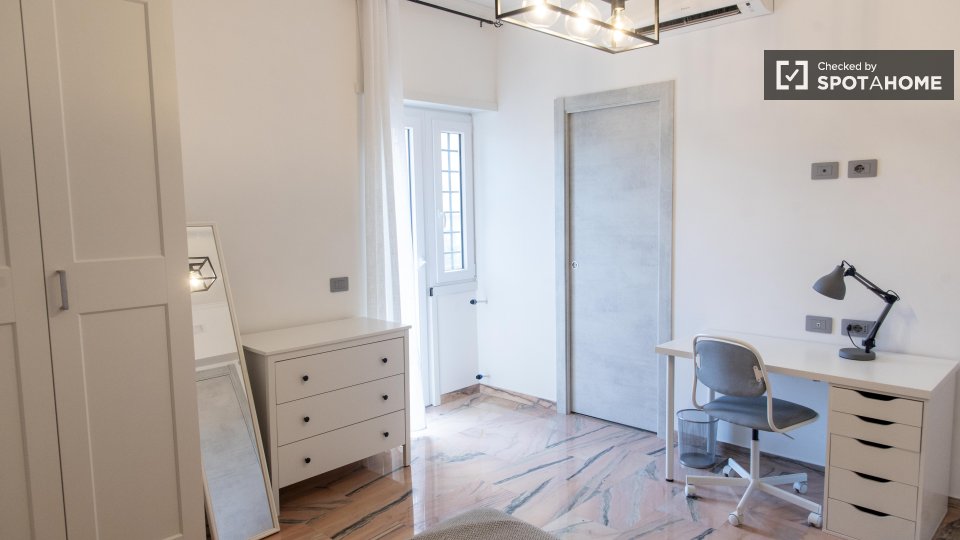 Double room Rome, 3 beds, 93m² — photo 58