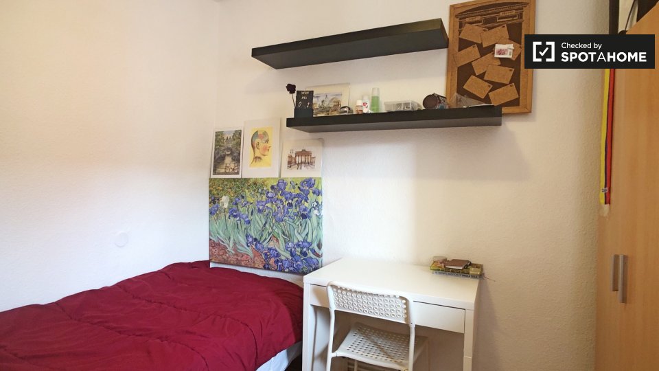 Double room Madrid, 3 beds, 50m² — photo 6
