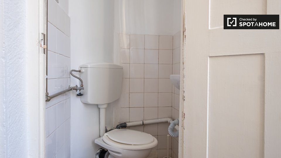 Double room Lisbon, 6 beds — photo 12