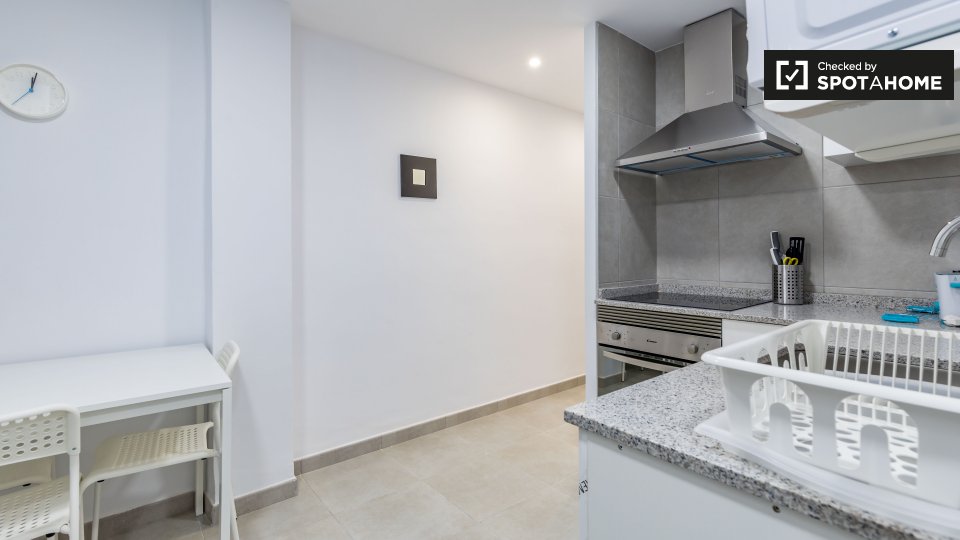 Double room Valencia, 4 beds, 95m² — photo 7