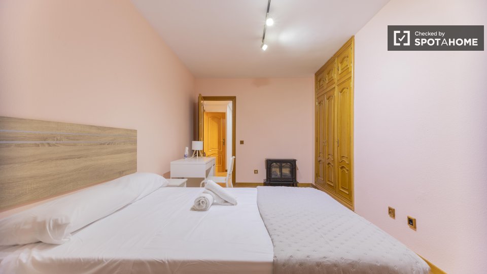 Double room Valencia, 5 beds, 240m² — photo 24