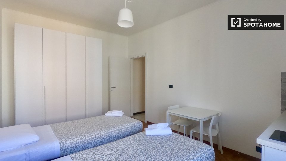 Double room Milan, 3 beds, 80m² — photo 2