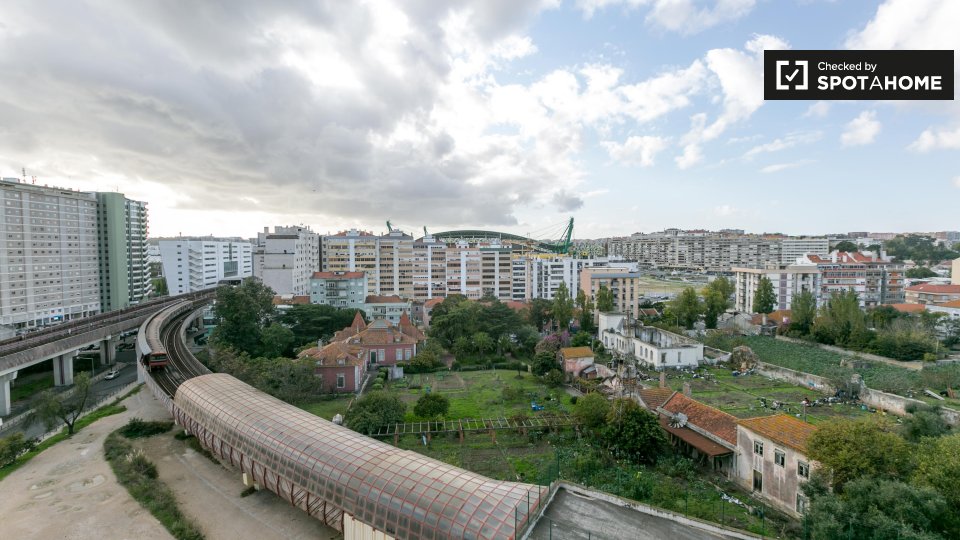 Double room Lisbon, 4 beds, 85m² — photo 4