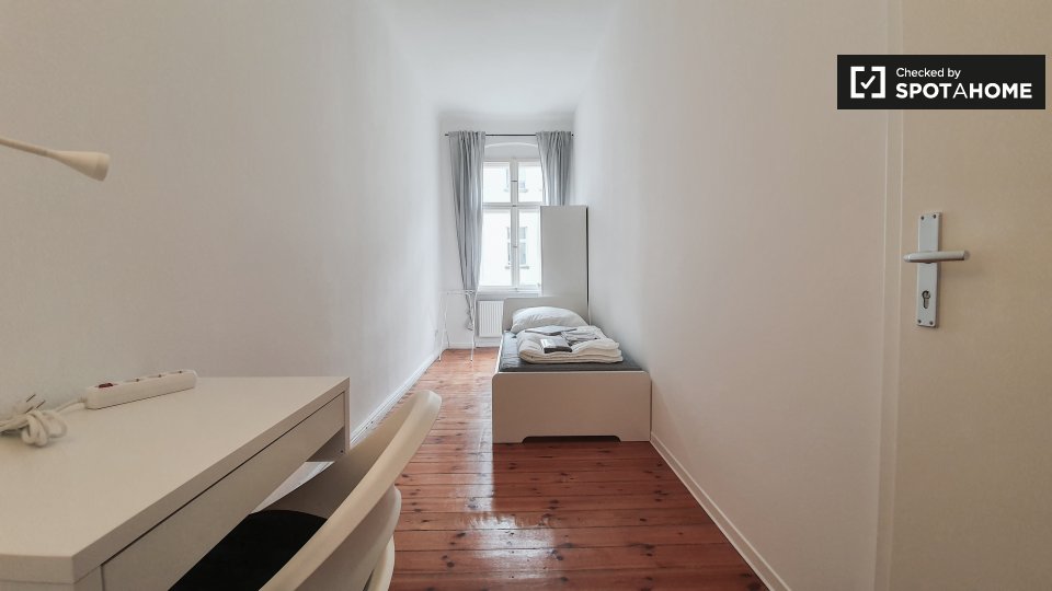Double room Berlin, 3 beds — photo 1