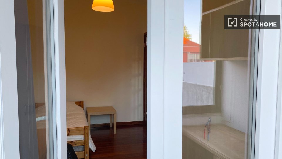 Double room Lisbon, 1 bed, 60m² — photo 44