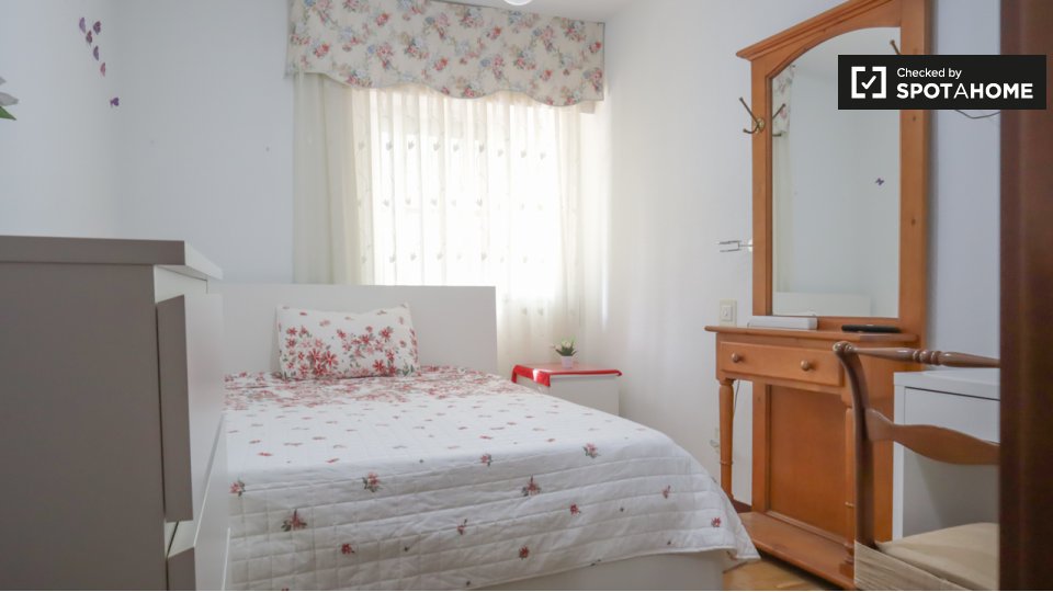 Double room Madrid, 4 beds — photo 7