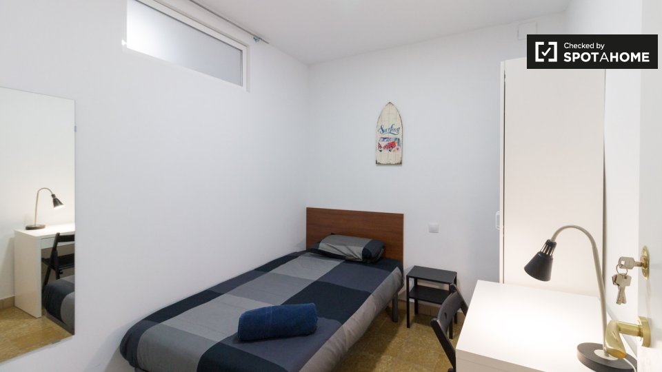 Double room Barcelona, 5 beds, 65m² — photo 21