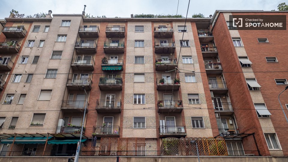 Double room Milan, 2 beds — photo 11