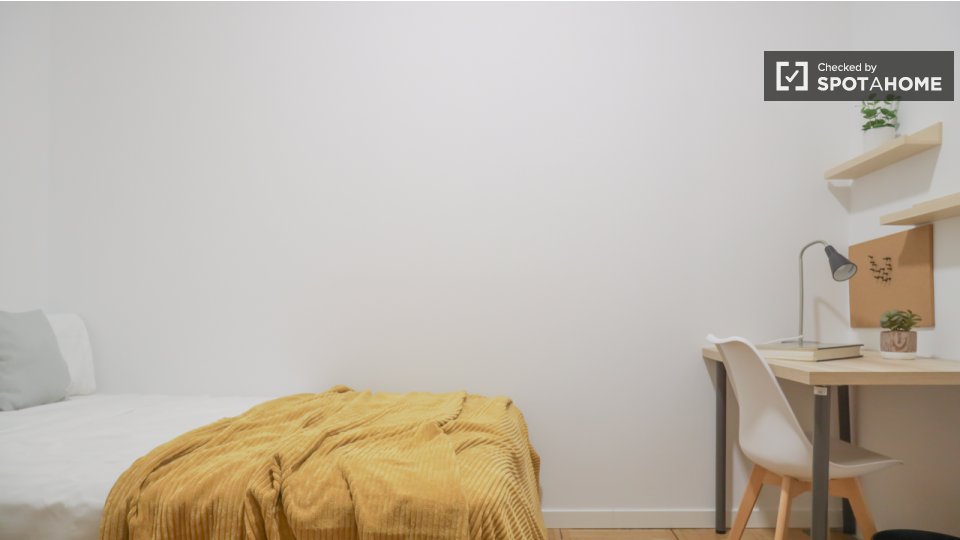 Double room Madrid, 18 beds — photo 10
