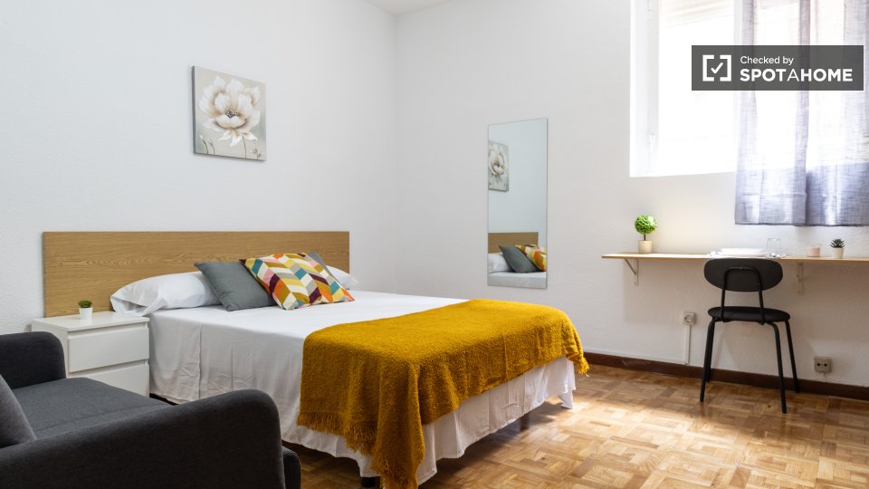 Double room Madrid, 5 beds — photo 7