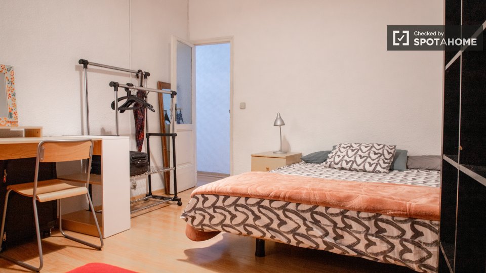 Double room Madrid, 3 beds, 125m² — photo 2