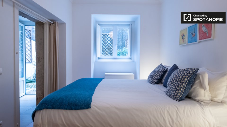 Apartment Lisbon, 1 bed — photo 15
