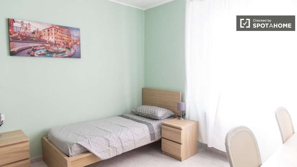 Double room Rome, 3 beds — photo 6
