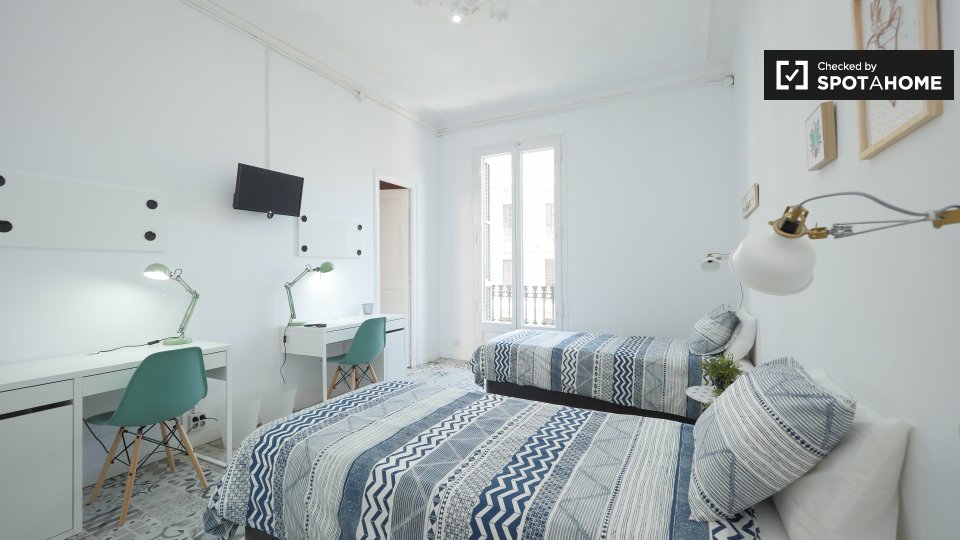 Double room Barcelona, 11 beds, 200m² — photo 1