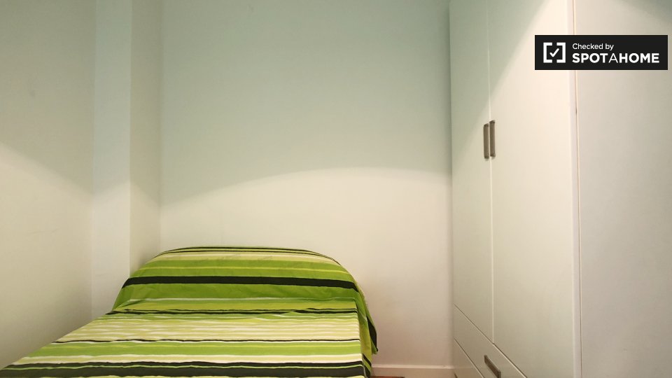 Habitación en apartamento de 7 dormitorios en Puerta del Ángel, Madrid