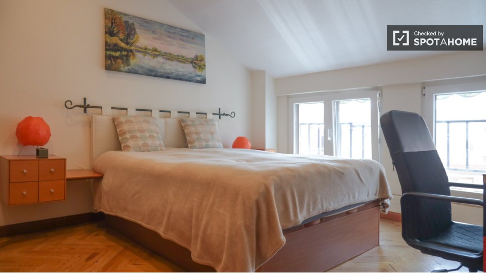 Double room Madrid, 5 beds — photo 4