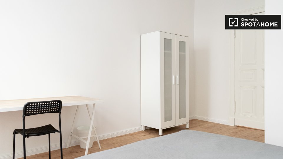 Double room Berlin, 4 beds, 74m² — photo 15