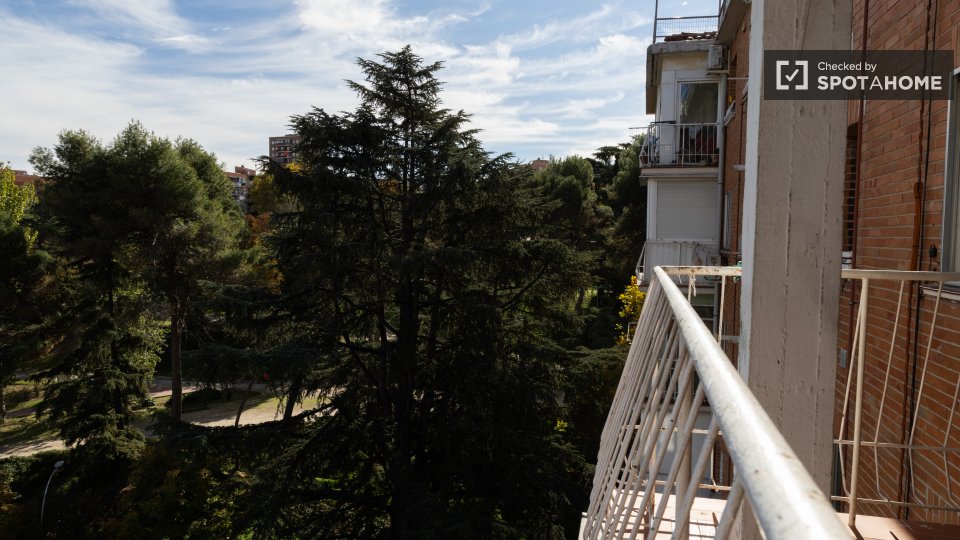 Double room Madrid, 4 beds — photo 16