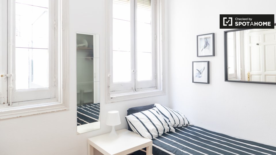 Double room Madrid, 10 beds, 220m² — photo 1