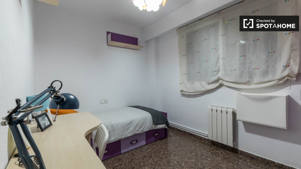 Double room Valencia, 4 beds, 95m² — photo 1
