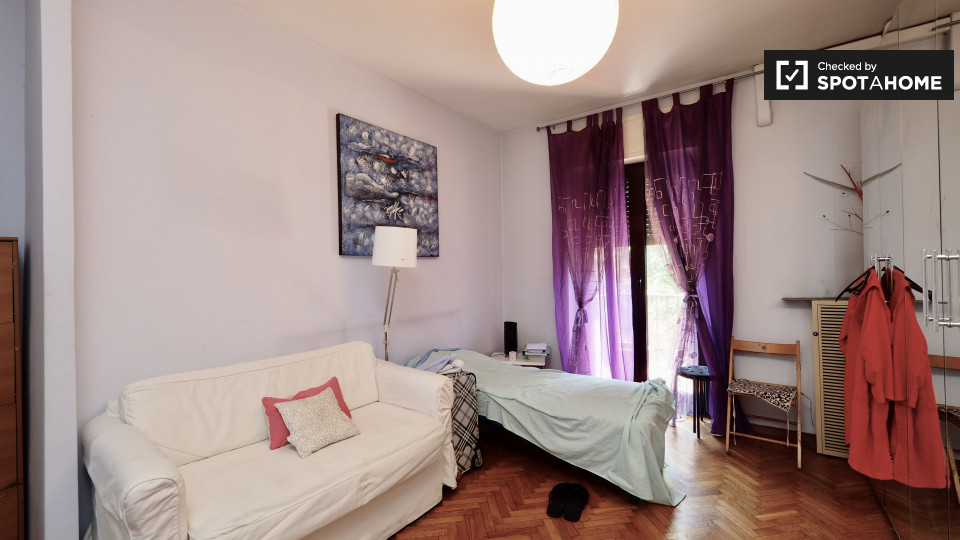 Double room Milan, 4 beds, 76m² — photo 2