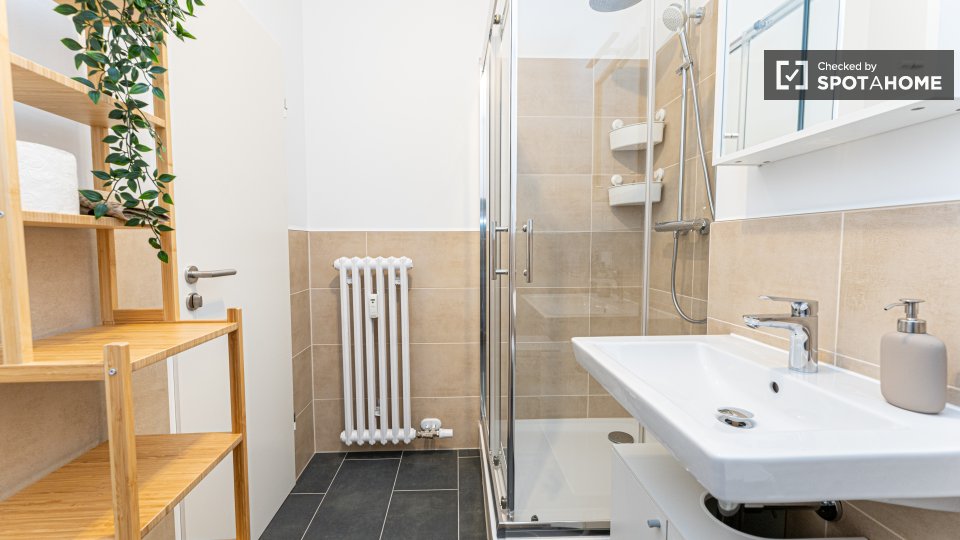 Double room Berlin, 4 beds, 65m² — photo 14