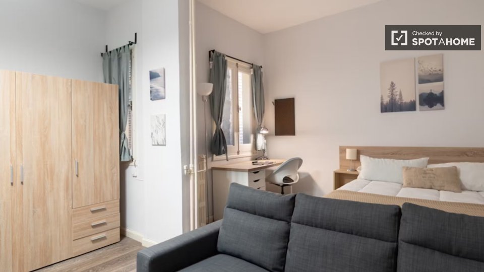 Double room Madrid, 5 beds, 120m² — photo 30