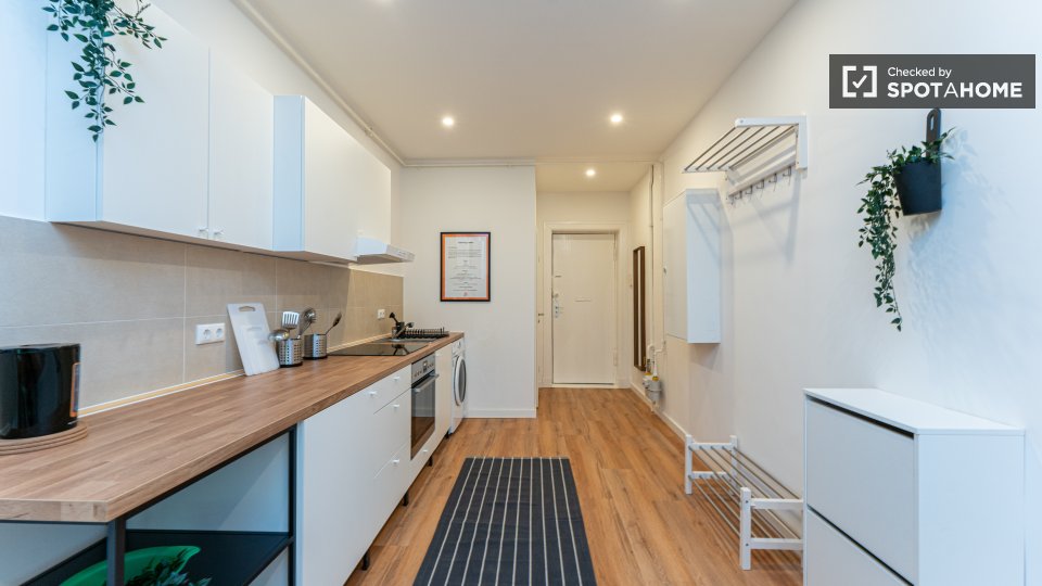 Double room Berlin, 4 beds, 73m² — photo 7