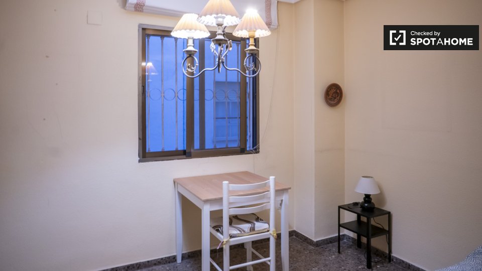 Double room Valencia, 7 beds — photo 2