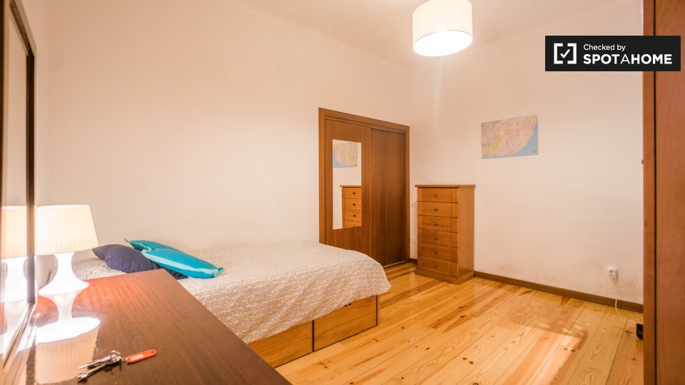 Double room Lisbon, 6 beds, 150m² — photo 3