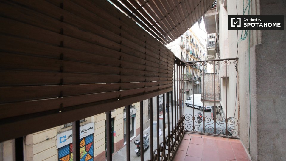 Double room Barcelona, 6 beds, 100m² — photo 5