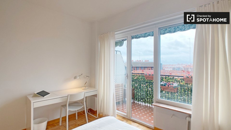 Double room Madrid, 4 beds, 90m² — photo 5