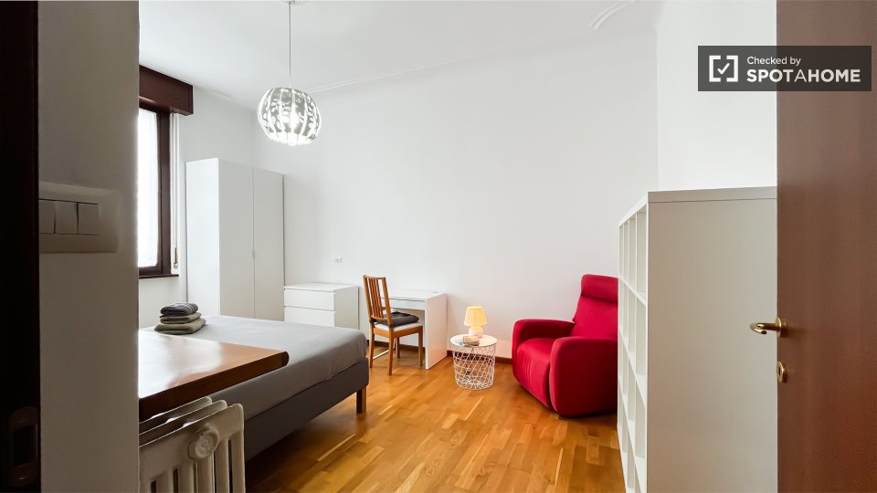 Double room Milan, 2 beds — photo 14