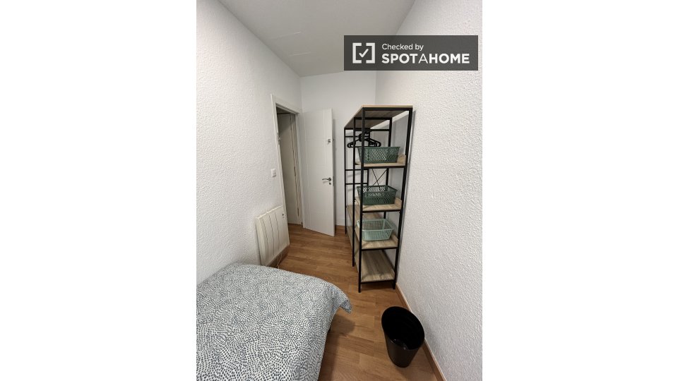 Double room Madrid, 6 beds — photo 6